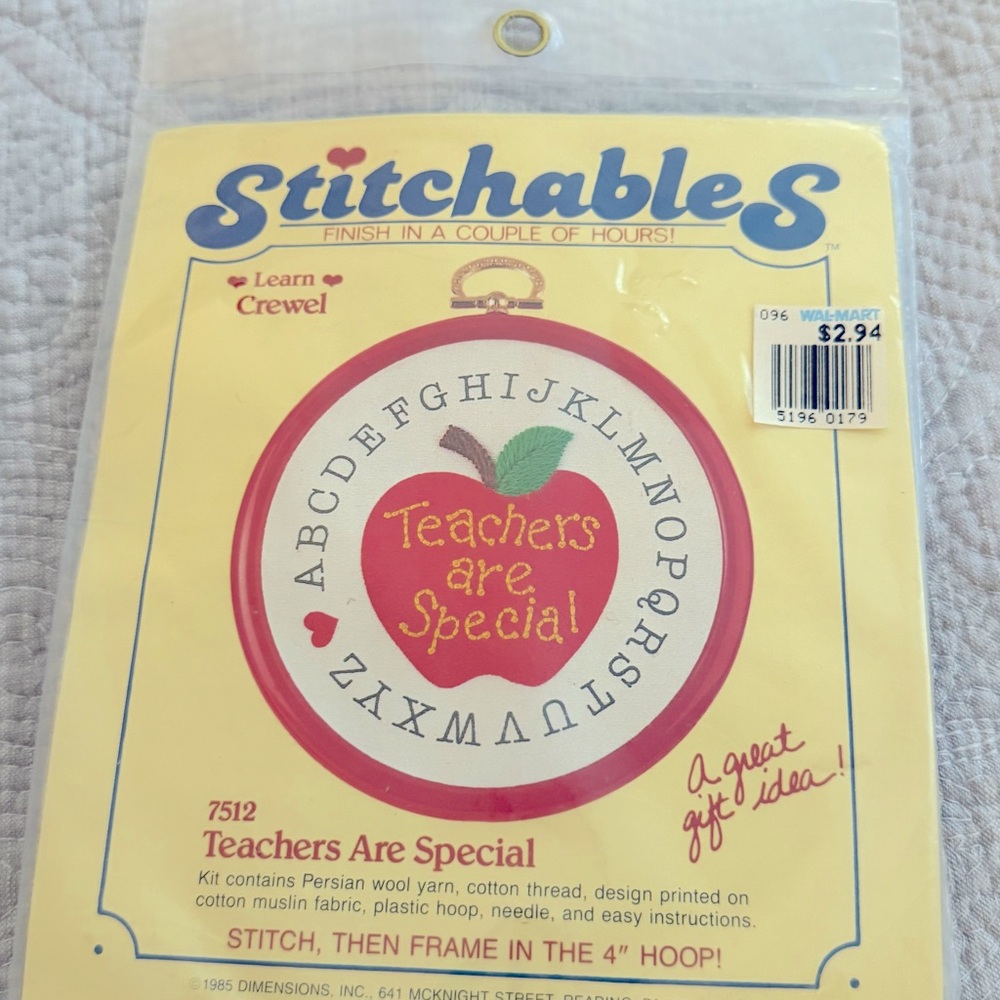 New VTG 1985 STITCHABLES Crewel Embroidery 7512 Teachers Are Special KIT Apple